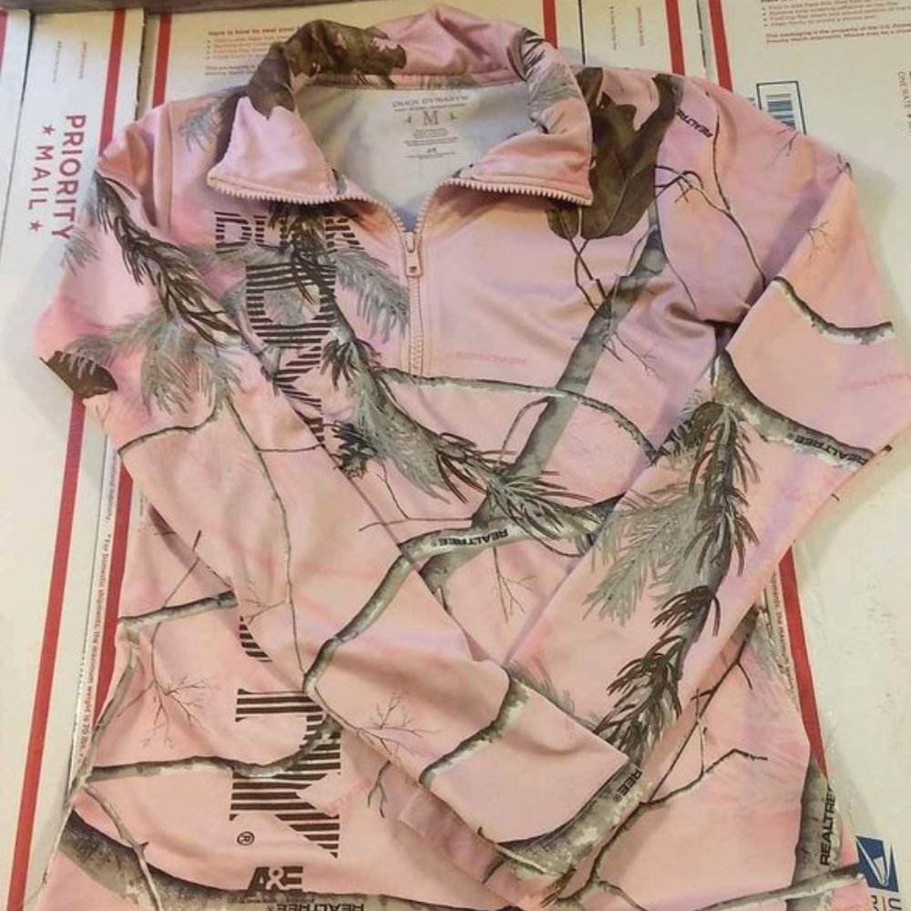Women's RealTree half zipper duck dynasty pink camo medium top